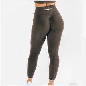 Iso any amplify in smalls!!! I have a few xs I’ll be willing to trade or buy sm!